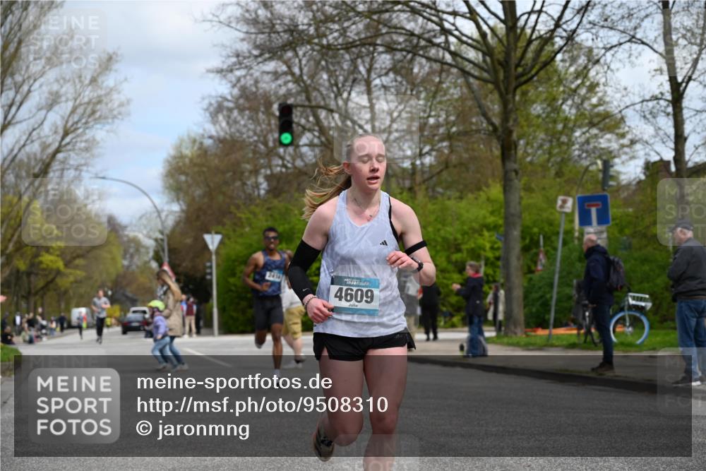 12.04.2026 - 45. Internationalen Wilhelmsburger Insellauf J. Mangold http://msf.ph/oto/9508310 12.04.2026 12:52:18 Ziel 5758, 2033, 4571, 2414, 4609, 5779, 4346, 5763 meine-sportfotos.de