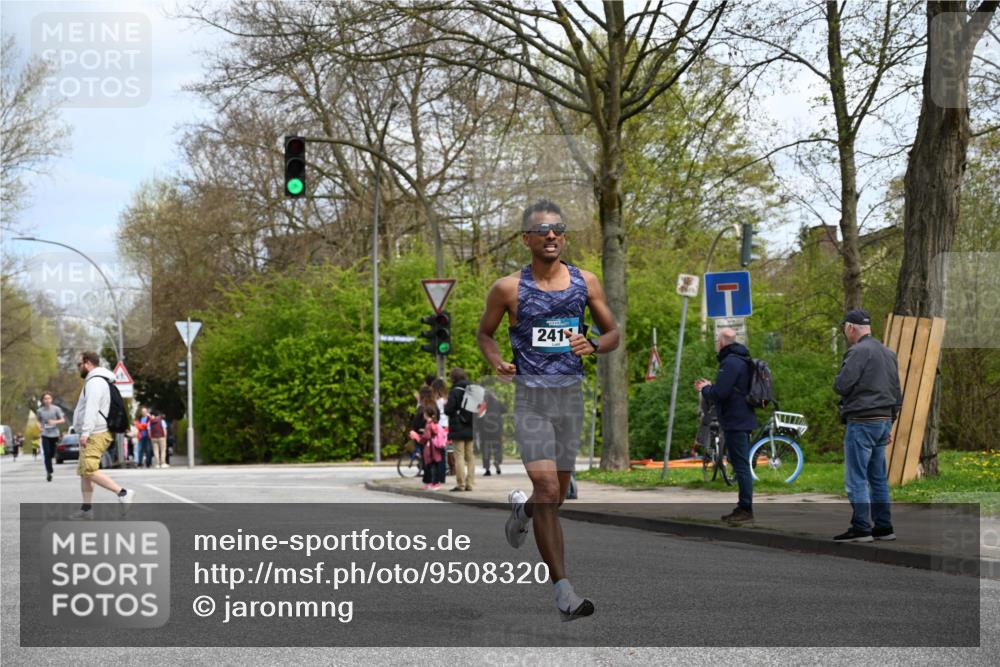 12.04.2026 - 45. Internationalen Wilhelmsburger Insellauf J. Mangold http://msf.ph/oto/9508320 12.04.2026 12:52:20 Ziel 5758, 2033, 4571, 2414, 4609, 5779, 5779, 4346, 5763, 2896 meine-sportfotos.de