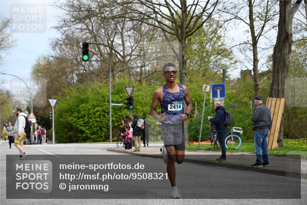 12.04.2026 - 45. Internationalen Wilhelmsburger Insellauf J. Mangold http://msf.ph/oto/9508321 12.04.2026 12:52:20 Ziel 5758, 2033, 4571, 2414, 4609, 5779, 5779, 4346, 5763, 2896 meine-sportfotos.de