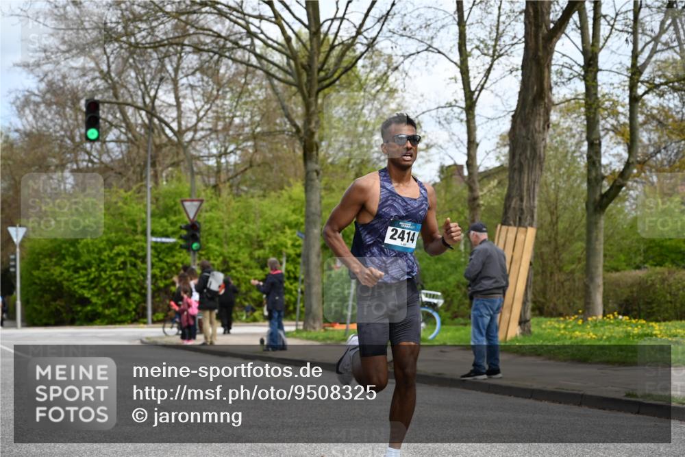 12.04.2026 - 45. Internationalen Wilhelmsburger Insellauf J. Mangold http://msf.ph/oto/9508325 12.04.2026 12:52:20 Ziel 5758, 2033, 4571, 2414, 4609, 5779, 5779, 4346, 5763, 2896 meine-sportfotos.de