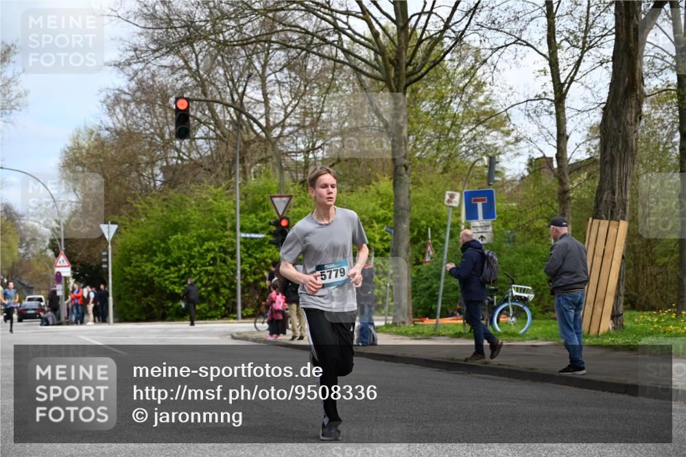 12.04.2026 - 45. Internationalen Wilhelmsburger Insellauf J. Mangold http://msf.ph/oto/9508336 12.04.2026 12:52:28 Ziel 2414, 4609, 5779, 4346, 5763, 2896, 5621, 4879, 4891, 5127, 2218 meine-sportfotos.de
