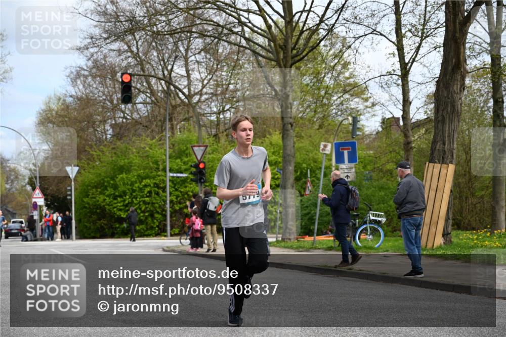 12.04.2026 - 45. Internationalen Wilhelmsburger Insellauf J. Mangold http://msf.ph/oto/9508337 12.04.2026 12:52:28 Ziel 2414, 4609, 5779, 4346, 5763, 2896, 5621, 4879, 4891, 5127, 2218 meine-sportfotos.de