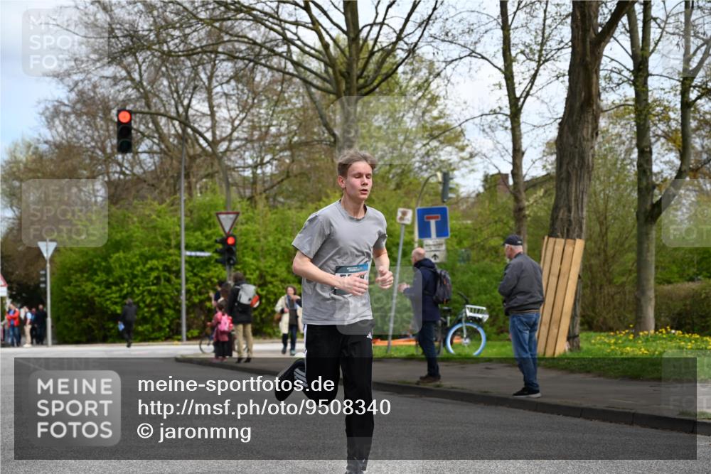 12.04.2026 - 45. Internationalen Wilhelmsburger Insellauf J. Mangold http://msf.ph/oto/9508340 12.04.2026 12:52:28 Ziel 2414, 4609, 5779, 4346, 5763, 2896, 5621, 4879, 4891, 5127, 2218 meine-sportfotos.de