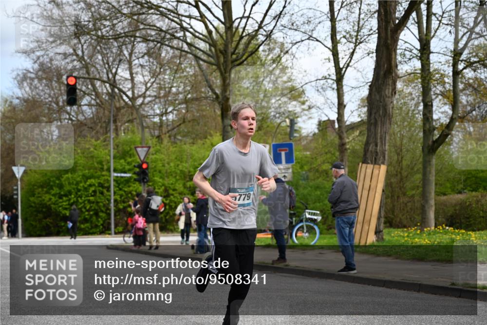12.04.2026 - 45. Internationalen Wilhelmsburger Insellauf J. Mangold http://msf.ph/oto/9508341 12.04.2026 12:52:28 Ziel 2414, 4609, 5779, 4346, 5763, 2896, 5621, 4879, 4891, 5127, 2218 meine-sportfotos.de