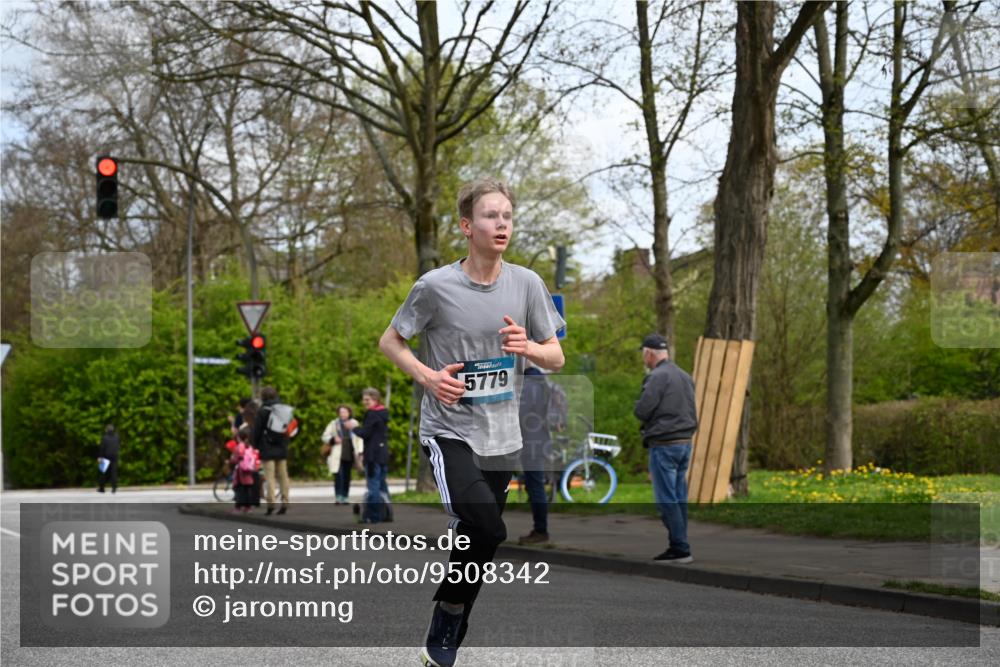 12.04.2026 - 45. Internationalen Wilhelmsburger Insellauf J. Mangold http://msf.ph/oto/9508342 12.04.2026 12:52:28 Ziel 2414, 4609, 5779, 4346, 5763, 2896, 5621, 4879, 4891, 5127, 2218 meine-sportfotos.de