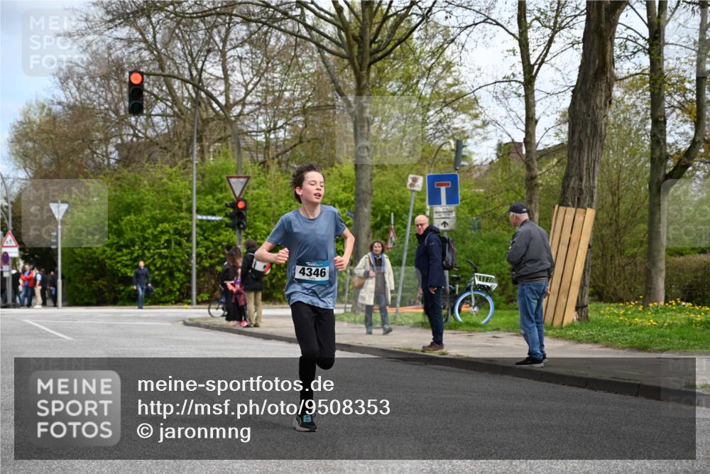 12.04.2026 - 45. Internationalen Wilhelmsburger Insellauf J. Mangold http://msf.ph/oto/9508353 12.04.2026 12:52:36 Ziel 4609, 5779, 4346, 5763, 2896, 5621, 4879, 4891, 5127, 5127, 2218, 4183, 3749, 3160 meine-sportfotos.de