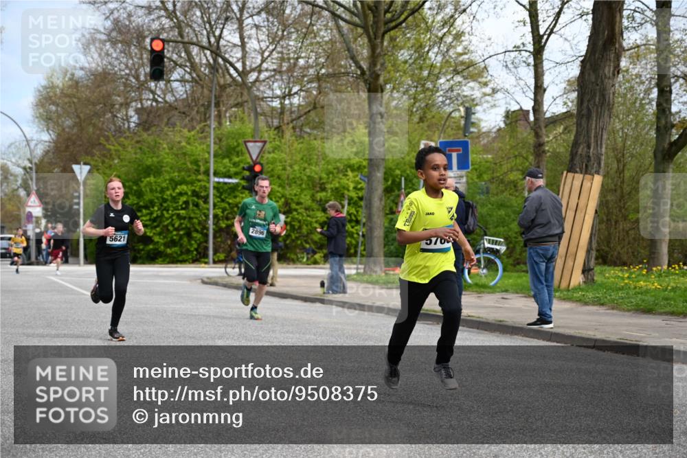 12.04.2026 - 45. Internationalen Wilhelmsburger Insellauf J. Mangold http://msf.ph/oto/9508375 12.04.2026 12:52:49 Ziel 4346, 5763, 2896, 5621, 4879, 4891, 5127, 2218, 4183, 3749, 3160, 5628, 5447, 5464, 5358 meine-sportfotos.de