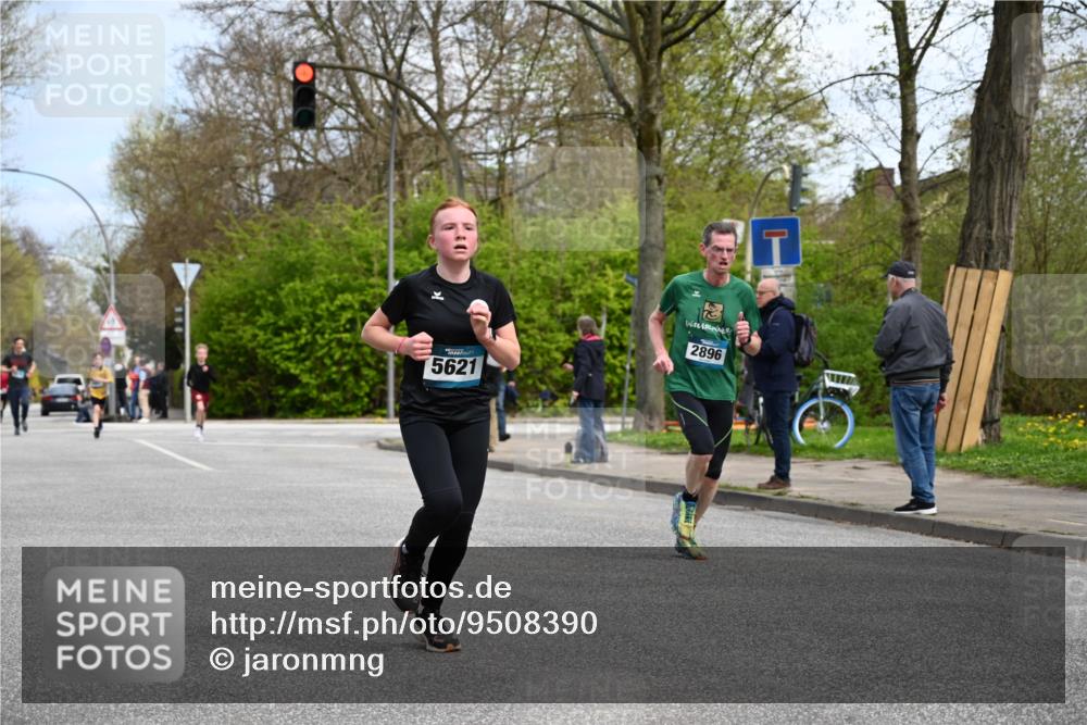 12.04.2026 - 45. Internationalen Wilhelmsburger Insellauf J. Mangold http://msf.ph/oto/9508390 12.04.2026 12:52:50 Ziel 5763, 2896, 5621, 4879, 4891, 5127, 2218, 4183, 3749, 3160, 5628, 5447, 5464, 5358 meine-sportfotos.de