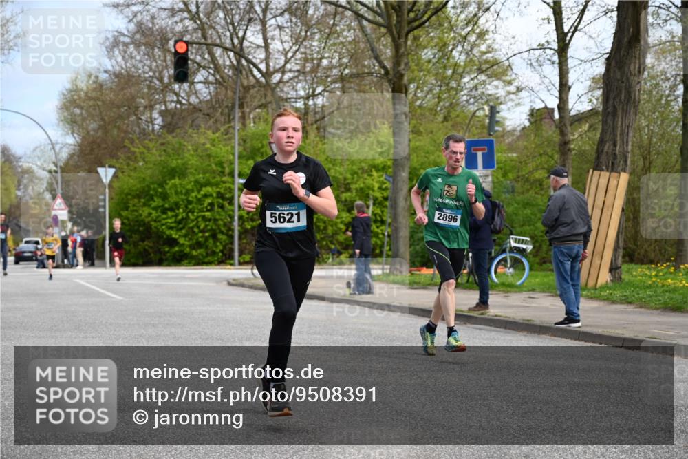 12.04.2026 - 45. Internationalen Wilhelmsburger Insellauf J. Mangold http://msf.ph/oto/9508391 12.04.2026 12:52:50 Ziel 5763, 2896, 5621, 4879, 4891, 5127, 2218, 4183, 3749, 3160, 5628, 5447, 5464, 5358 meine-sportfotos.de