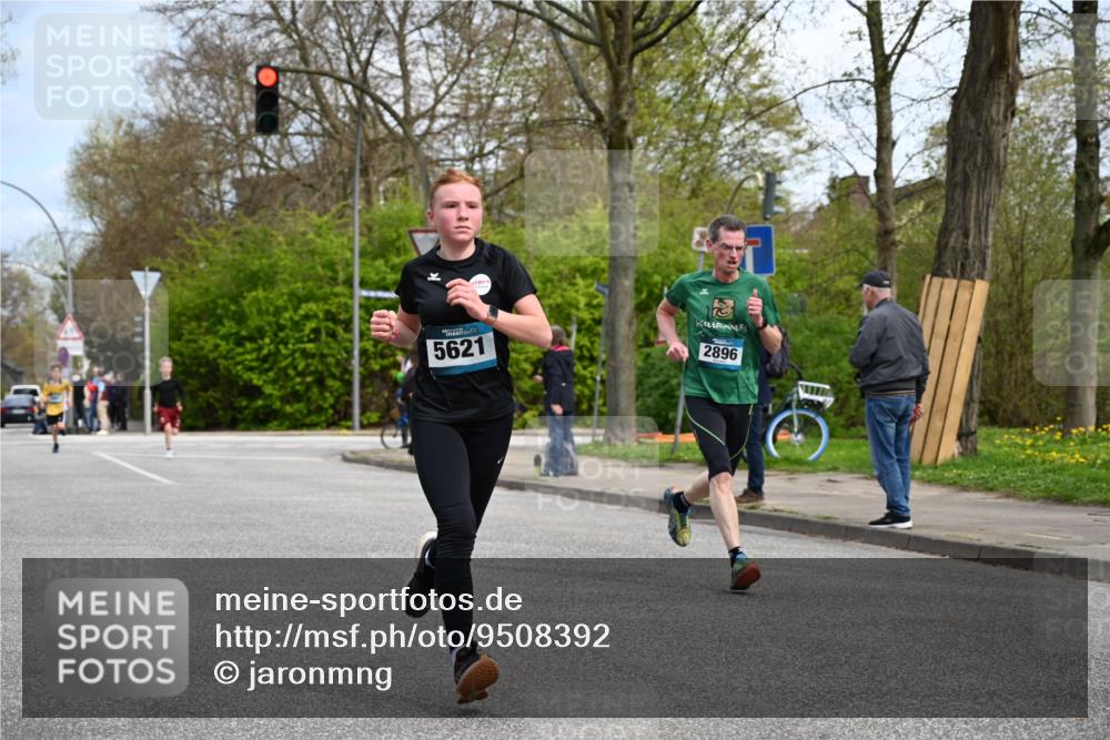 12.04.2026 - 45. Internationalen Wilhelmsburger Insellauf J. Mangold http://msf.ph/oto/9508392 12.04.2026 12:52:50 Ziel 5763, 2896, 5621, 4879, 4891, 5127, 2218, 4183, 3749, 3160, 5628, 5447, 5464, 5358 meine-sportfotos.de