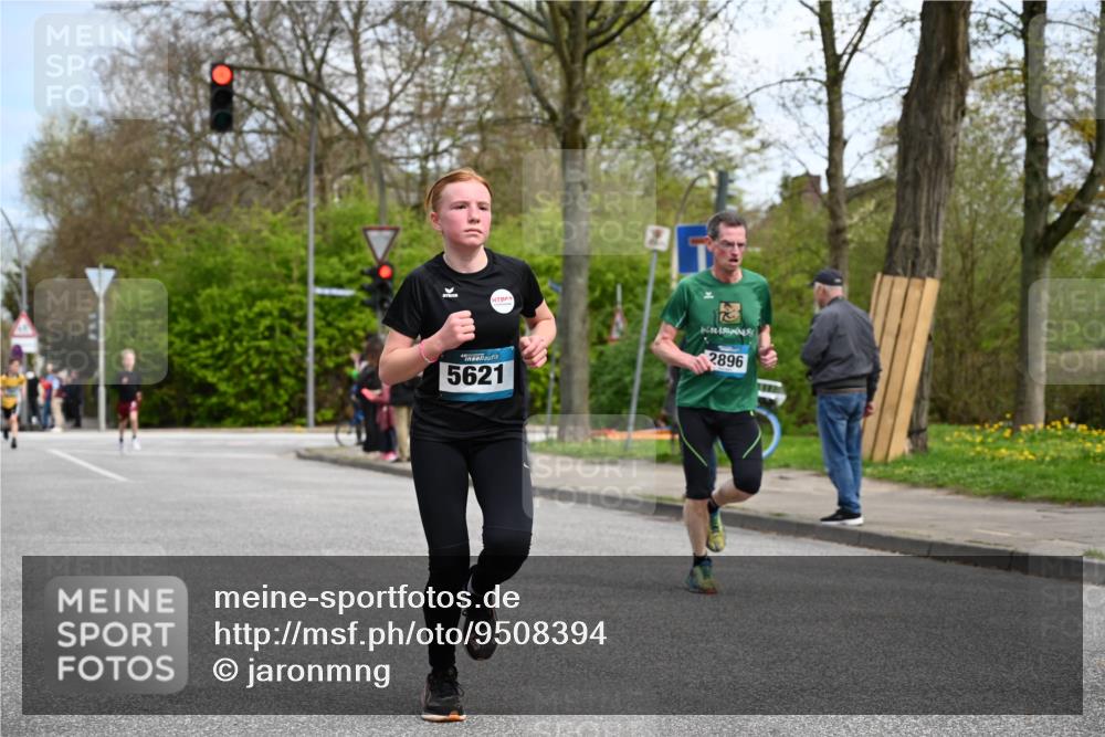 12.04.2026 - 45. Internationalen Wilhelmsburger Insellauf J. Mangold http://msf.ph/oto/9508394 12.04.2026 12:52:51 Ziel 5763, 2896, 5621, 4879, 4891, 5127, 2218, 4183, 3749, 3160, 5628, 5447, 5628, 5447, 5464, 5358 meine-sportfotos.de