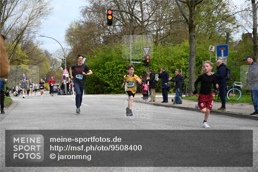 12.04.2026 - 45. Internationalen Wilhelmsburger Insellauf J. Mangold http://msf.ph/oto/9508400 12.04.2026 12:52:56 Ziel 5763, 2896, 5621, 4879, 4891, 5127, 2218, 4183, 3749, 3160, 5628, 5447, 5464, 5358, 5358 meine-sportfotos.de