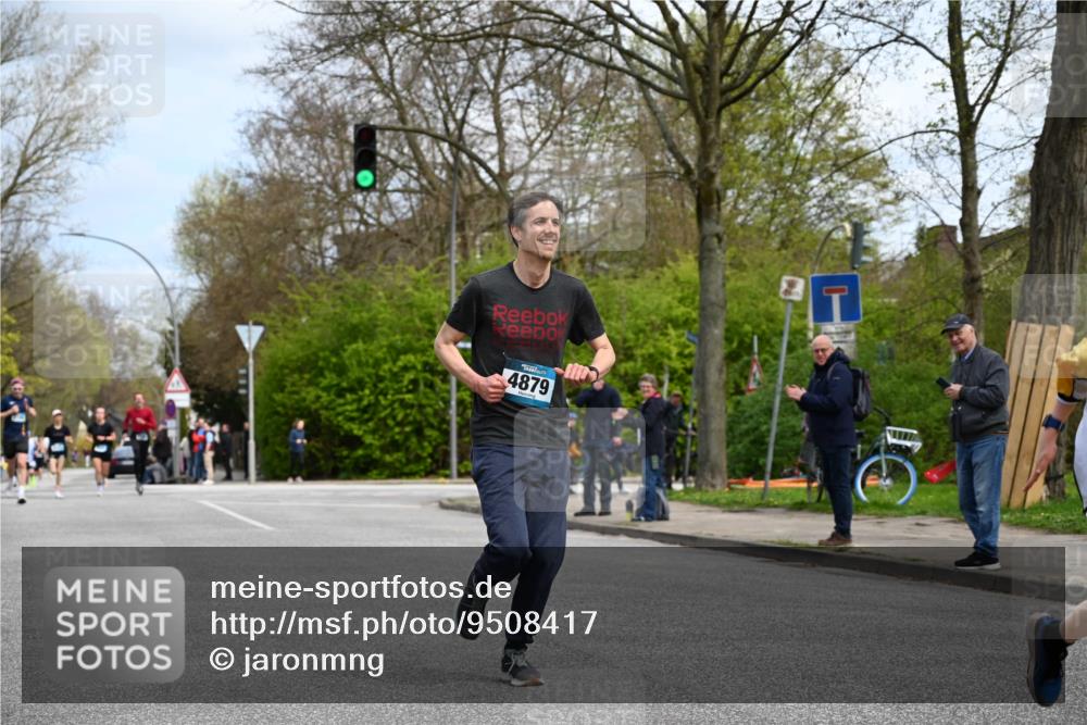 12.04.2026 - 45. Internationalen Wilhelmsburger Insellauf J. Mangold http://msf.ph/oto/9508417 12.04.2026 12:52:58 Ziel 5763, 2896, 5621, 4879, 4891, 5127, 2218, 4183, 3749, 3160, 3160, 5628, 5447, 5464, 5358 meine-sportfotos.de