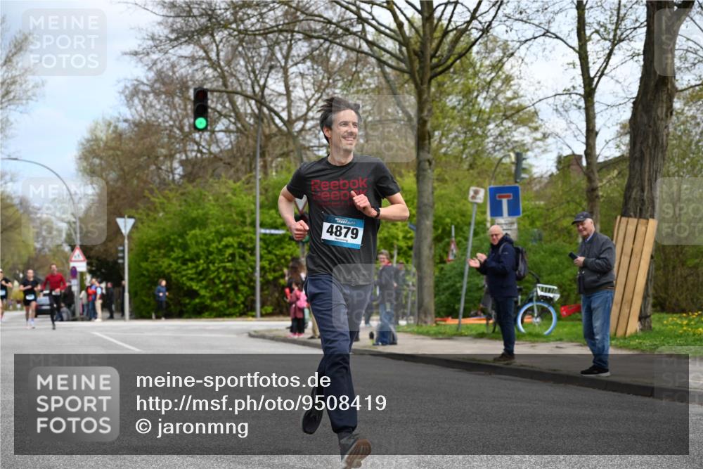 12.04.2026 - 45. Internationalen Wilhelmsburger Insellauf J. Mangold http://msf.ph/oto/9508419 12.04.2026 12:52:58 Ziel 5763, 2896, 5621, 4879, 4891, 5127, 2218, 4183, 3749, 3160, 3160, 5628, 5447, 5464, 5358 meine-sportfotos.de