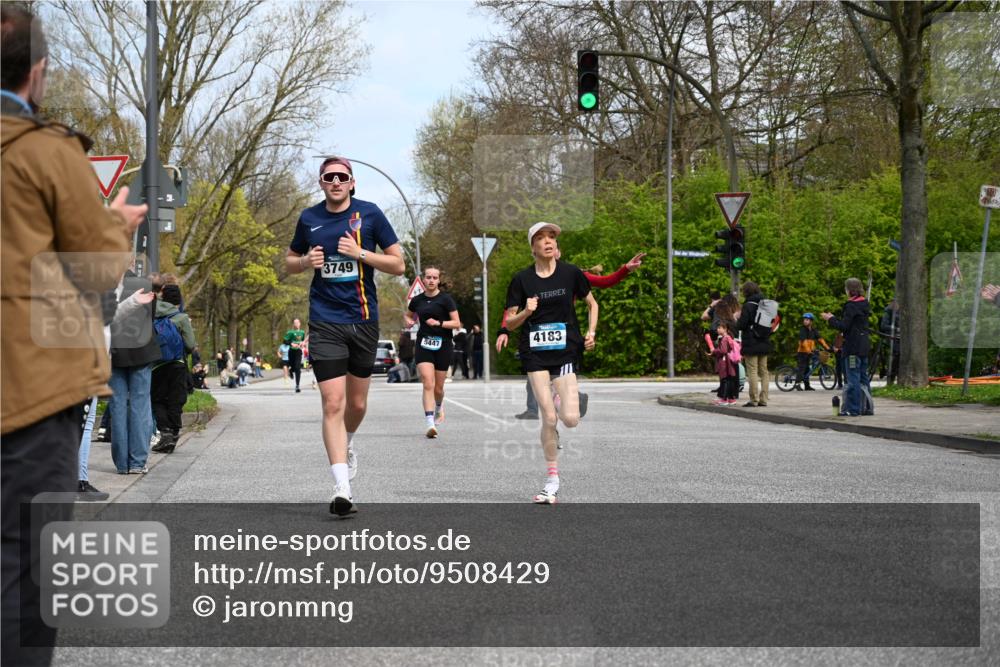12.04.2026 - 45. Internationalen Wilhelmsburger Insellauf J. Mangold http://msf.ph/oto/9508429 12.04.2026 12:53:04 Ziel 5763, 2896, 5621, 4879, 4891, 5127, 2218, 4183, 3749, 3160, 5628, 5447, 5464, 5358, 3293, 4317 meine-sportfotos.de