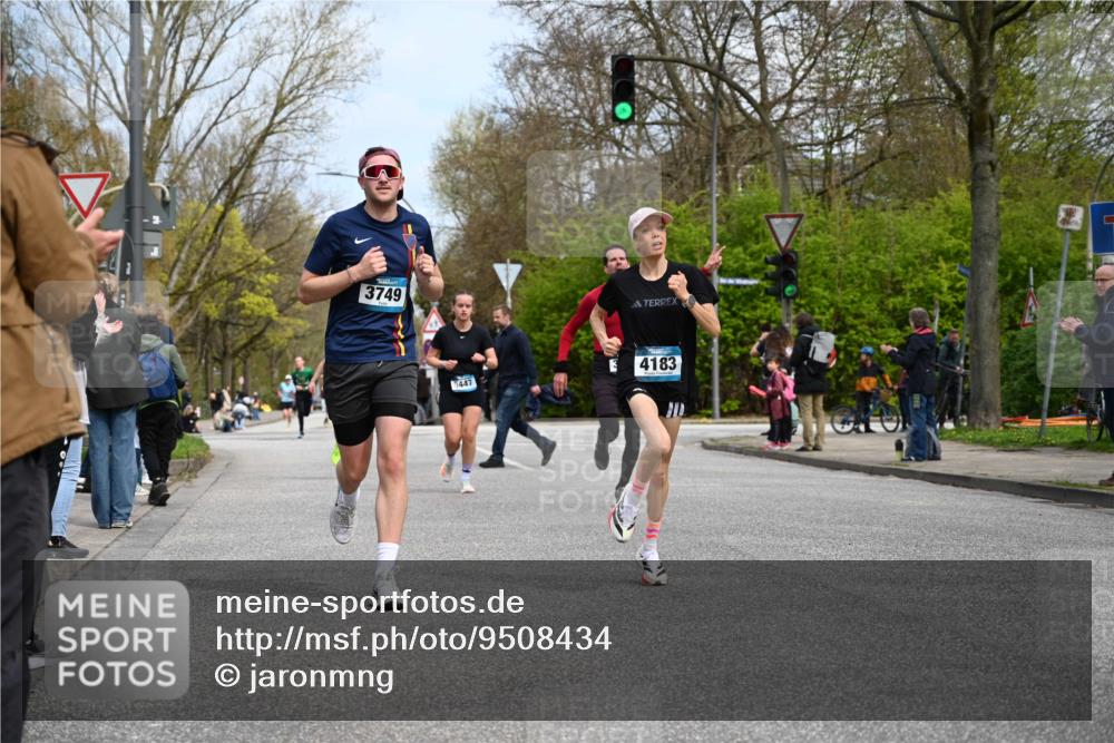 12.04.2026 - 45. Internationalen Wilhelmsburger Insellauf J. Mangold http://msf.ph/oto/9508434 12.04.2026 12:53:05 Ziel 5763, 2896, 5621, 4879, 4891, 5127, 2218, 4183, 3749, 3160, 5628, 5447, 5464, 5358, 3293, 4317, 5227 meine-sportfotos.de