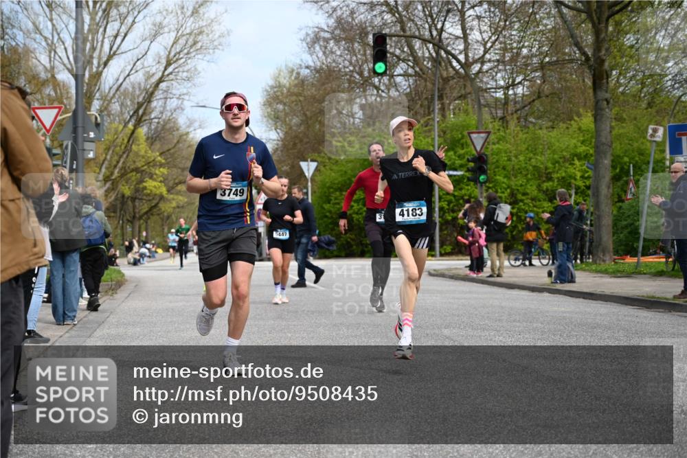 12.04.2026 - 45. Internationalen Wilhelmsburger Insellauf J. Mangold http://msf.ph/oto/9508435 12.04.2026 12:53:05 Ziel 5763, 2896, 5621, 4879, 4891, 5127, 2218, 4183, 3749, 3160, 5628, 5447, 5464, 5358, 3293, 4317, 5227 meine-sportfotos.de