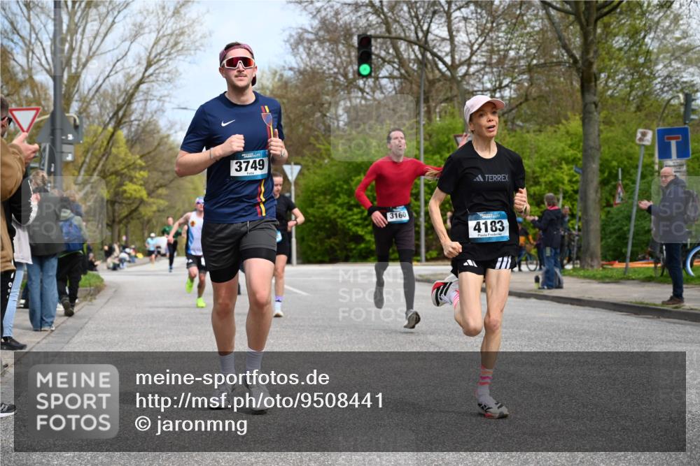 12.04.2026 - 45. Internationalen Wilhelmsburger Insellauf J. Mangold http://msf.ph/oto/9508441 12.04.2026 12:53:05 Ziel 5763, 2896, 5621, 4879, 4891, 5127, 2218, 4183, 3749, 3160, 5628, 5447, 5464, 5358, 3293, 4317, 5227 meine-sportfotos.de