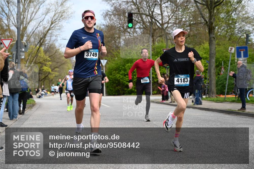 12.04.2026 - 45. Internationalen Wilhelmsburger Insellauf J. Mangold http://msf.ph/oto/9508442 12.04.2026 12:53:05 Ziel 5763, 2896, 5621, 4879, 4891, 5127, 2218, 4183, 3749, 3160, 5628, 5447, 5464, 5358, 3293, 4317, 5227 meine-sportfotos.de