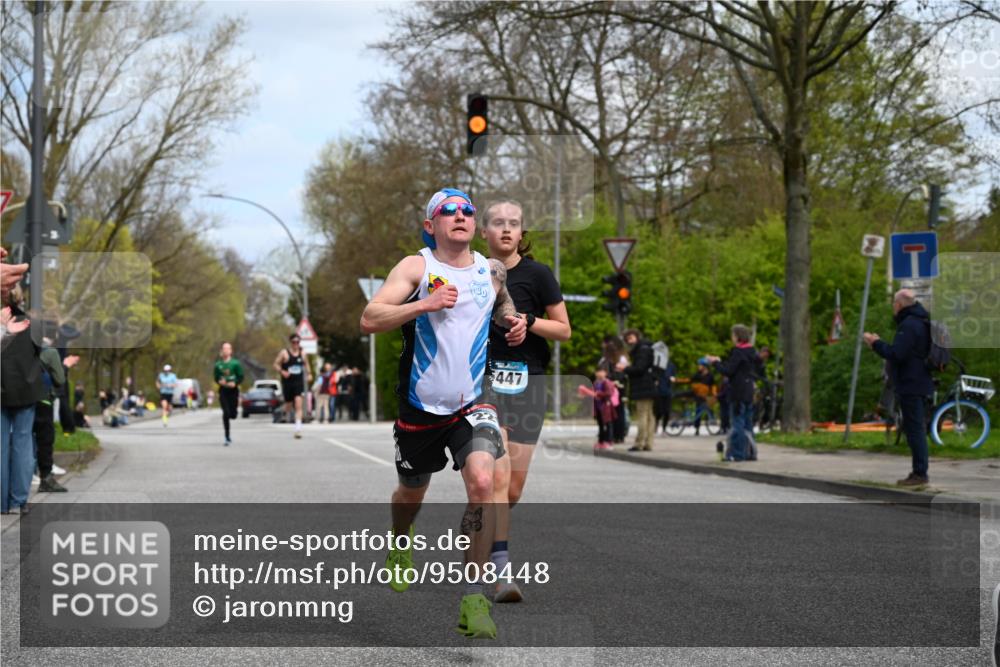 12.04.2026 - 45. Internationalen Wilhelmsburger Insellauf J. Mangold http://msf.ph/oto/9508448 12.04.2026 12:53:07 Ziel 5763, 2896, 5621, 4879, 4891, 5127, 2218, 4183, 3749, 3160, 5628, 5447, 5464, 5464, 5358, 3293, 4317, 5227, 3294, 3520 meine-sportfotos.de
