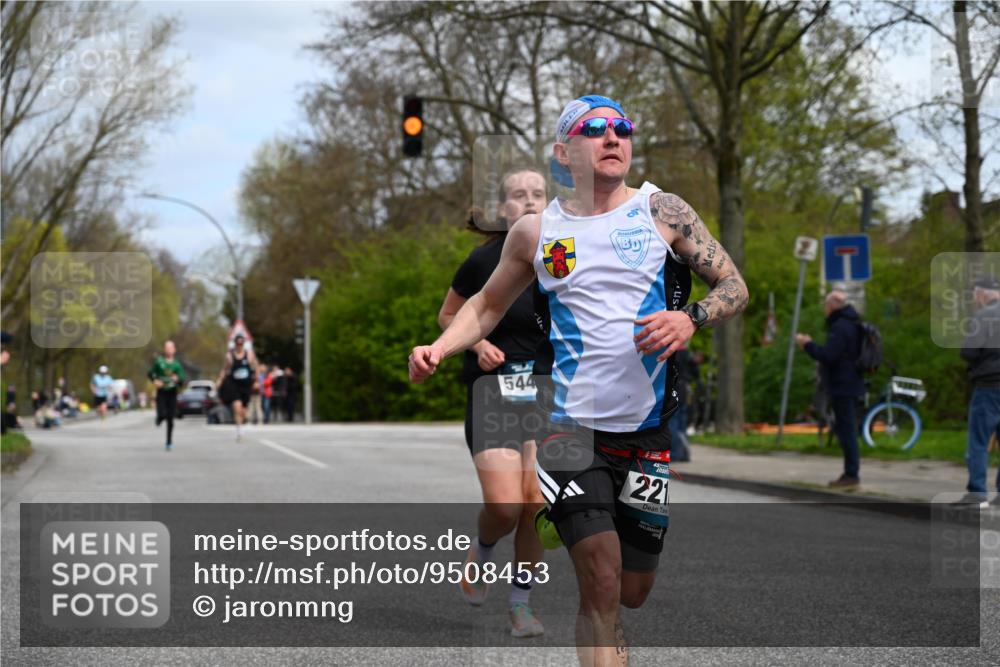 12.04.2026 - 45. Internationalen Wilhelmsburger Insellauf J. Mangold http://msf.ph/oto/9508453 12.04.2026 12:53:08 Ziel 2896, 5621, 4879, 4891, 5127, 2218, 4183, 3749, 3160, 5628, 5447, 5464, 5358, 5358, 3293, 4317, 5227, 3294, 3520, 5143 meine-sportfotos.de