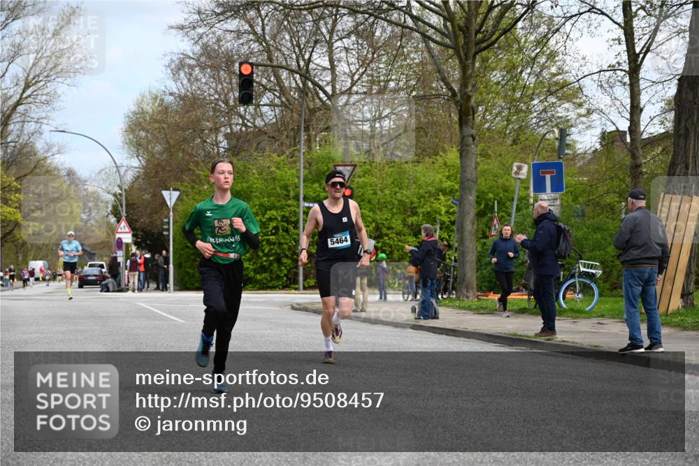 12.04.2026 - 45. Internationalen Wilhelmsburger Insellauf J. Mangold http://msf.ph/oto/9508457 12.04.2026 12:53:13 Ziel 5127, 2218, 4183, 3749, 3160, 5628, 5447, 5464, 5358, 3293, 4317, 5227, 3294, 3520, 5143, 5754, 4592, 4455, 4037 meine-sportfotos.de