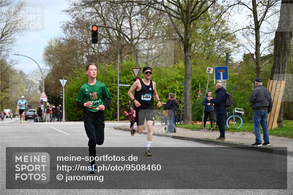 12.04.2026 - 45. Internationalen Wilhelmsburger Insellauf J. Mangold http://msf.ph/oto/9508460 12.04.2026 12:53:13 Ziel 5127, 2218, 4183, 3749, 3160, 5628, 5447, 5464, 5358, 3293, 4317, 5227, 3294, 3520, 5143, 5754, 4592, 4455, 4037 meine-sportfotos.de