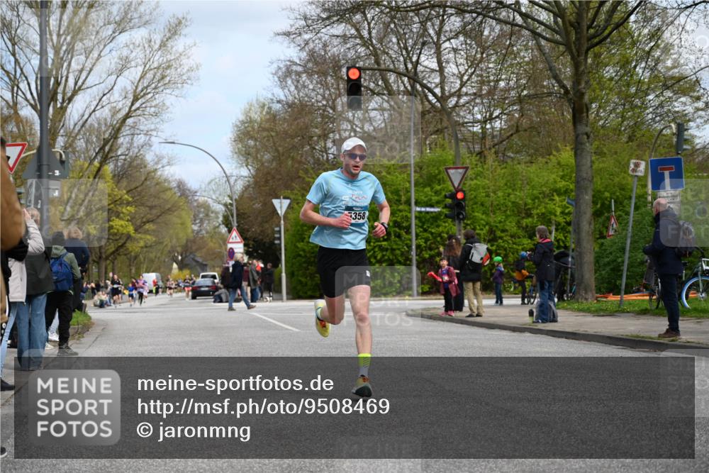 12.04.2026 - 45. Internationalen Wilhelmsburger Insellauf J. Mangold http://msf.ph/oto/9508469 12.04.2026 12:53:19 Ziel 4183, 3749, 3160, 5628, 5447, 5464, 5358, 3293, 4317, 5227, 3294, 3520, 5143, 5754, 4592, 4455, 4037, 5784, 5785, 4658 meine-sportfotos.de
