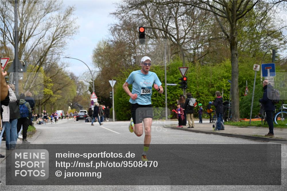 12.04.2026 - 45. Internationalen Wilhelmsburger Insellauf J. Mangold http://msf.ph/oto/9508470 12.04.2026 12:53:19 Ziel 4183, 3749, 3160, 5628, 5447, 5464, 5358, 3293, 4317, 5227, 3294, 3520, 5143, 5754, 4592, 4455, 4037, 5784, 5785, 4658 meine-sportfotos.de