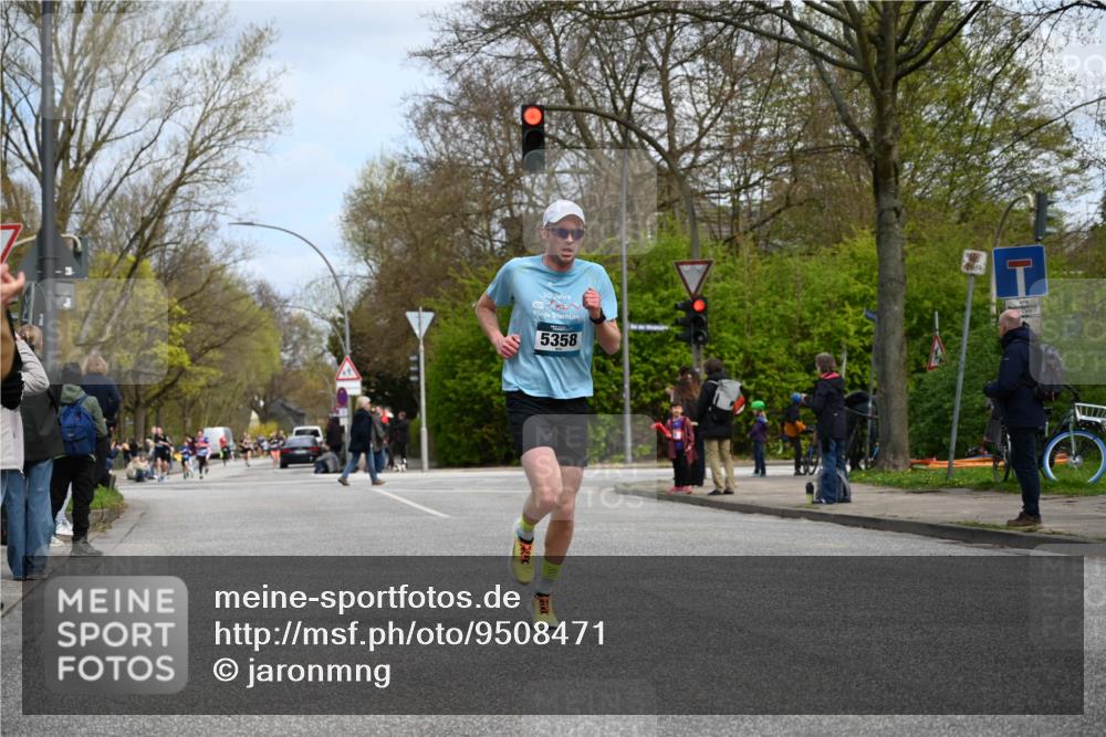 12.04.2026 - 45. Internationalen Wilhelmsburger Insellauf J. Mangold http://msf.ph/oto/9508471 12.04.2026 12:53:19 Ziel 4183, 3749, 3160, 5628, 5447, 5464, 5358, 3293, 4317, 5227, 3294, 3520, 5143, 5754, 4592, 4455, 4037, 5784, 5785, 4658 meine-sportfotos.de