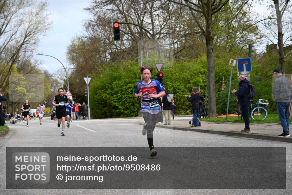 12.04.2026 - 45. Internationalen Wilhelmsburger Insellauf J. Mangold http://msf.ph/oto/9508486 12.04.2026 12:53:33 Ziel 5358, 3293, 4317, 5227, 3294, 3520, 5143, 5754, 5754, 4592, 4455, 4037, 5784, 5785, 4658, 5787, 3254, 5788, 3000, 4823 meine-sportfotos.de