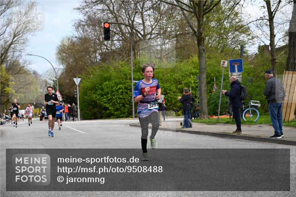 12.04.2026 - 45. Internationalen Wilhelmsburger Insellauf J. Mangold http://msf.ph/oto/9508488 12.04.2026 12:53:33 Ziel 5358, 3293, 4317, 5227, 3294, 3520, 5143, 5754, 5754, 4592, 4455, 4037, 5784, 5785, 4658, 5787, 3254, 5788, 3000, 4823 meine-sportfotos.de
