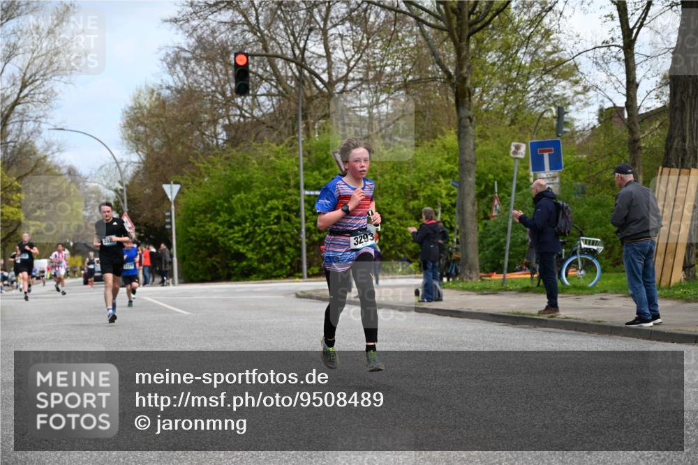12.04.2026 - 45. Internationalen Wilhelmsburger Insellauf J. Mangold http://msf.ph/oto/9508489 12.04.2026 12:53:33 Ziel 5358, 3293, 4317, 5227, 3294, 3520, 5143, 5754, 5754, 4592, 4455, 4037, 5784, 5785, 4658, 5787, 3254, 5788, 3000, 4823 meine-sportfotos.de