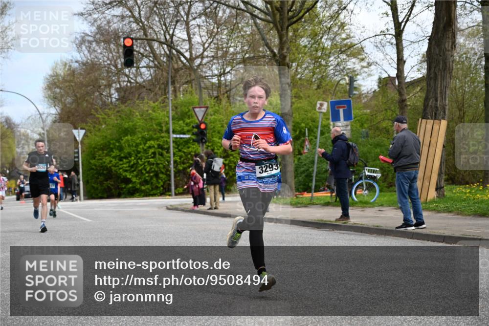 12.04.2026 - 45. Internationalen Wilhelmsburger Insellauf J. Mangold http://msf.ph/oto/9508494 12.04.2026 12:53:34 Ziel 3293, 4317, 5227, 3294, 3520, 5143, 5754, 4592, 4592, 4455, 4037, 5784, 5785, 4658, 5787, 5787, 3254, 5788, 3000, 4823 meine-sportfotos.de