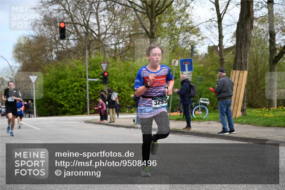 12.04.2026 - 45. Internationalen Wilhelmsburger Insellauf J. Mangold http://msf.ph/oto/9508496 12.04.2026 12:53:34 Ziel 3293, 4317, 5227, 3294, 3520, 5143, 5754, 4592, 4592, 4455, 4037, 5784, 5785, 4658, 5787, 5787, 3254, 5788, 3000, 4823 meine-sportfotos.de