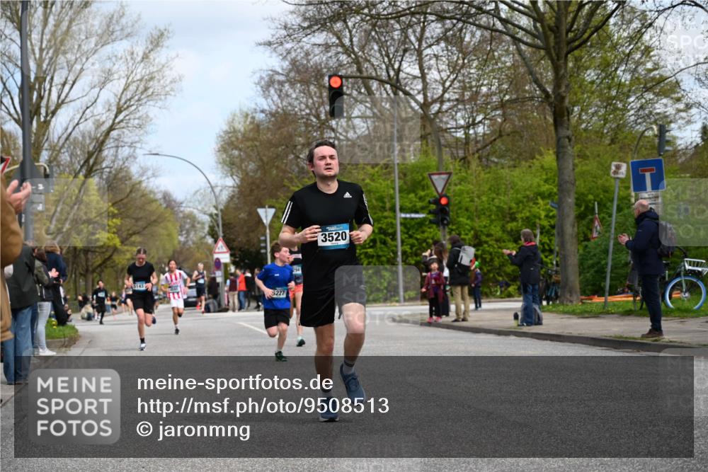 12.04.2026 - 45. Internationalen Wilhelmsburger Insellauf J. Mangold http://msf.ph/oto/9508513 12.04.2026 12:53:36 Ziel 3293, 4317, 5227, 3294, 3520, 5143, 5754, 4592, 4455, 4037, 5784, 5785, 4658, 5787, 3254, 3254, 5788, 3000, 4823 meine-sportfotos.de