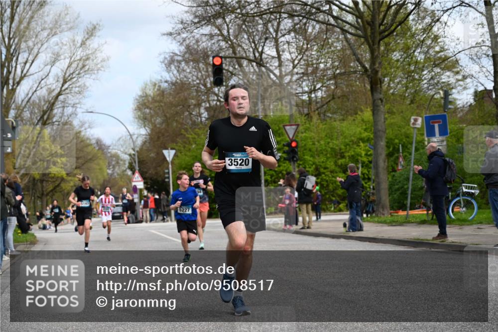 12.04.2026 - 45. Internationalen Wilhelmsburger Insellauf J. Mangold http://msf.ph/oto/9508517 12.04.2026 12:53:37 Ziel 3293, 4317, 5227, 3294, 3520, 5143, 5754, 4592, 4455, 4037, 4455, 4037, 5784, 5785, 4658, 5787, 3254, 5788, 5788, 3000, 4823, 5743 meine-sportfotos.de