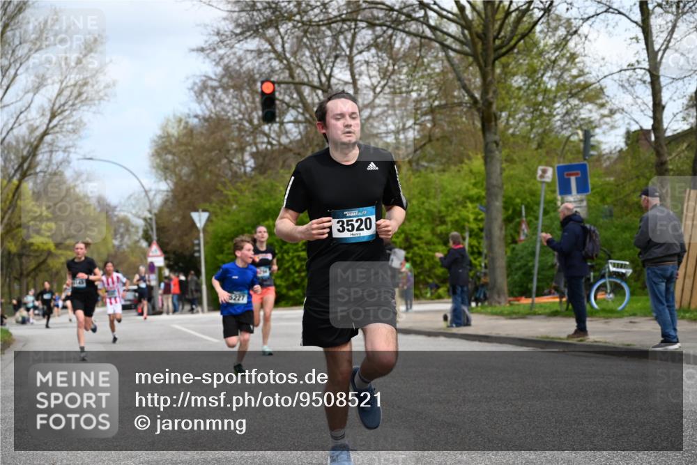 12.04.2026 - 45. Internationalen Wilhelmsburger Insellauf J. Mangold http://msf.ph/oto/9508521 12.04.2026 12:53:37 Ziel 3293, 4317, 5227, 3294, 3520, 5143, 5754, 4592, 4455, 4037, 4455, 4037, 5784, 5785, 4658, 5787, 3254, 5788, 5788, 3000, 4823, 5743 meine-sportfotos.de