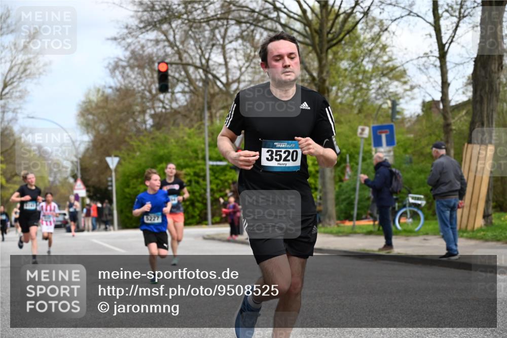 12.04.2026 - 45. Internationalen Wilhelmsburger Insellauf J. Mangold http://msf.ph/oto/9508525 12.04.2026 12:53:37 Ziel 3293, 4317, 5227, 3294, 3520, 5143, 5754, 4592, 4455, 4037, 4455, 4037, 5784, 5785, 4658, 5787, 3254, 5788, 5788, 3000, 4823, 5743 meine-sportfotos.de