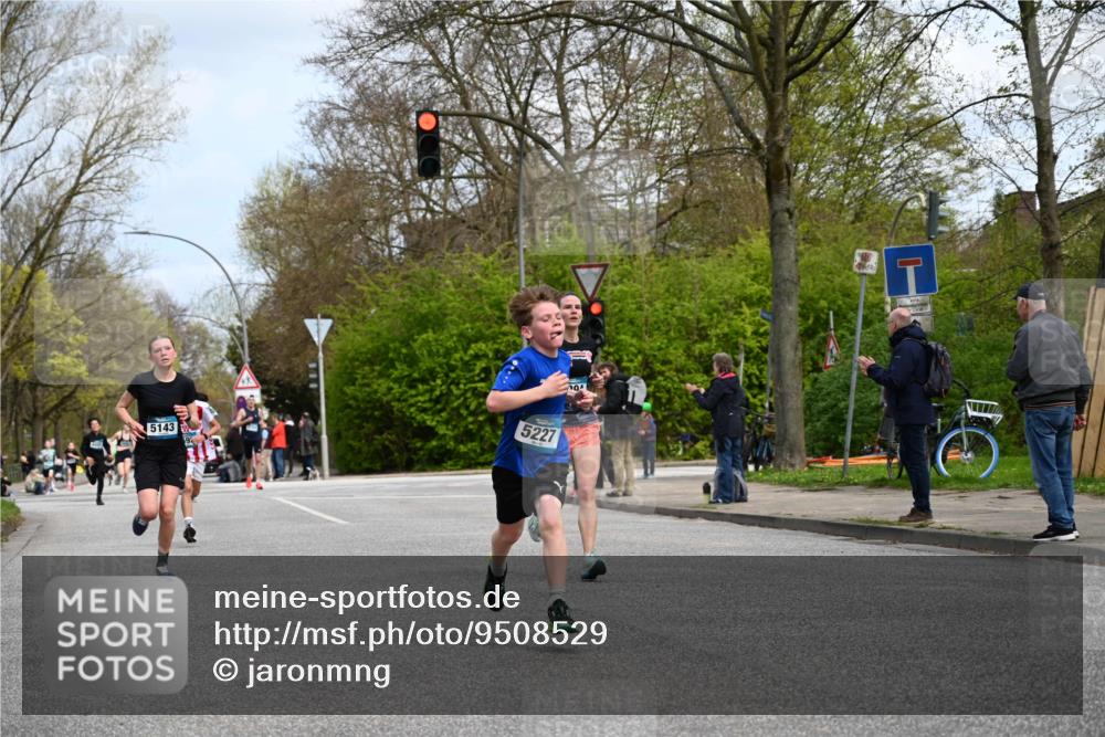12.04.2026 - 45. Internationalen Wilhelmsburger Insellauf J. Mangold http://msf.ph/oto/9508529 12.04.2026 12:53:38 Ziel 3293, 4317, 5227, 3294, 3520, 5143, 5754, 4592, 4455, 4037, 5784, 5784, 5785, 4658, 5787, 3254, 5788, 3000, 4823, 5743 meine-sportfotos.de