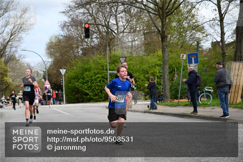12.04.2026 - 45. Internationalen Wilhelmsburger Insellauf J. Mangold http://msf.ph/oto/9508531 12.04.2026 12:53:38 Ziel 3293, 4317, 5227, 3294, 3520, 5143, 5754, 4592, 4455, 4037, 5784, 5784, 5785, 4658, 5787, 3254, 5788, 3000, 4823, 5743 meine-sportfotos.de