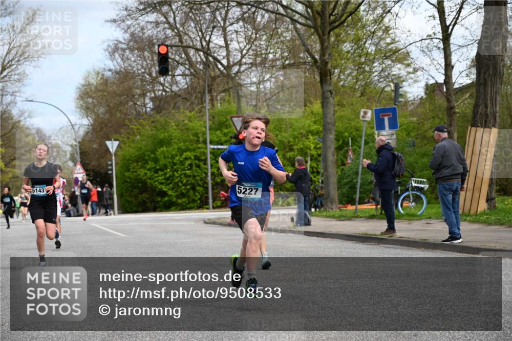 12.04.2026 - 45. Internationalen Wilhelmsburger Insellauf J. Mangold http://msf.ph/oto/9508533 12.04.2026 12:53:38 Ziel 3293, 4317, 5227, 3294, 3520, 5143, 5754, 4592, 4455, 4037, 5784, 5784, 5785, 4658, 5787, 3254, 5788, 3000, 4823, 5743 meine-sportfotos.de