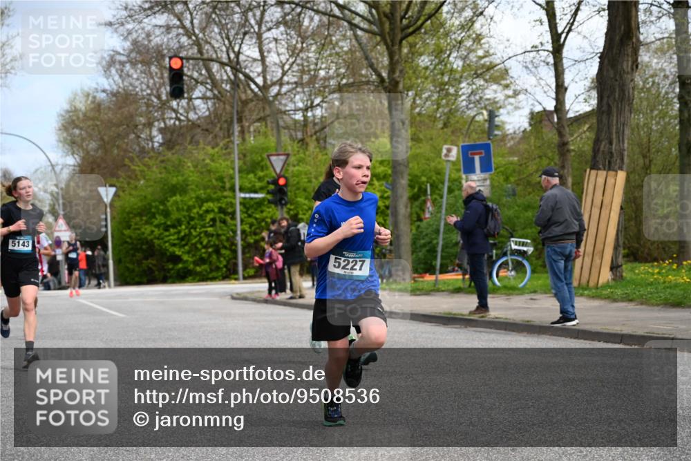 12.04.2026 - 45. Internationalen Wilhelmsburger Insellauf J. Mangold http://msf.ph/oto/9508536 12.04.2026 12:53:39 Ziel 3293, 4317, 5227, 3294, 3520, 5143, 5754, 4592, 4455, 4037, 5784, 5785, 5785, 4658, 5787, 3254, 5788, 3000, 4823, 5743 meine-sportfotos.de