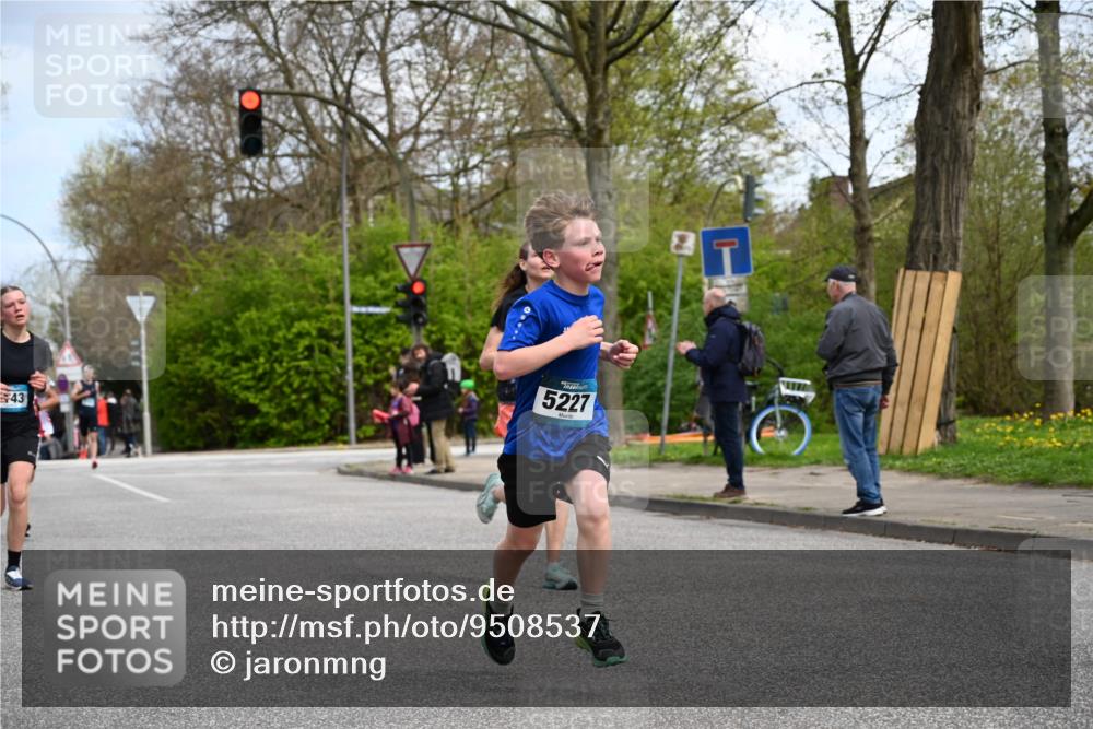 12.04.2026 - 45. Internationalen Wilhelmsburger Insellauf J. Mangold http://msf.ph/oto/9508537 12.04.2026 12:53:39 Ziel 3293, 4317, 5227, 3294, 3520, 5143, 5754, 4592, 4455, 4037, 5784, 5785, 5785, 4658, 5787, 3254, 5788, 3000, 4823, 5743 meine-sportfotos.de