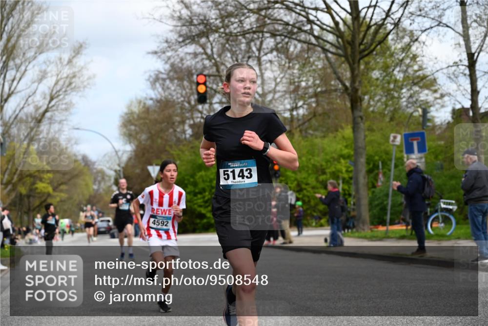 12.04.2026 - 45. Internationalen Wilhelmsburger Insellauf J. Mangold http://msf.ph/oto/9508548 12.04.2026 12:53:40 Ziel 3293, 4317, 5227, 3294, 3520, 5143, 5754, 4592, 4455, 4037, 5784, 5785, 4658, 5787, 3254, 5788, 3000, 4823, 5743, 4924 meine-sportfotos.de