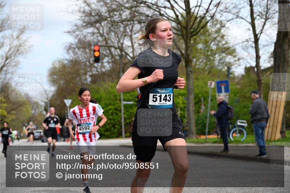 12.04.2026 - 45. Internationalen Wilhelmsburger Insellauf J. Mangold http://msf.ph/oto/9508551 12.04.2026 12:53:41 Ziel 3293, 4317, 5227, 3294, 3520, 5143, 5754, 4592, 4455, 4037, 5784, 5785, 4658, 5787, 3254, 5788, 3000, 4823, 5743, 4924 meine-sportfotos.de