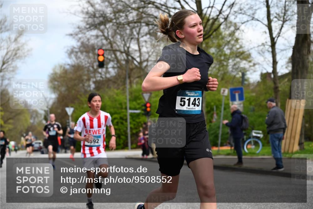 12.04.2026 - 45. Internationalen Wilhelmsburger Insellauf J. Mangold http://msf.ph/oto/9508552 12.04.2026 12:53:41 Ziel 3293, 4317, 5227, 3294, 3520, 5143, 5754, 4592, 4455, 4037, 5784, 5785, 4658, 5787, 3254, 5788, 3000, 4823, 5743, 4924 meine-sportfotos.de