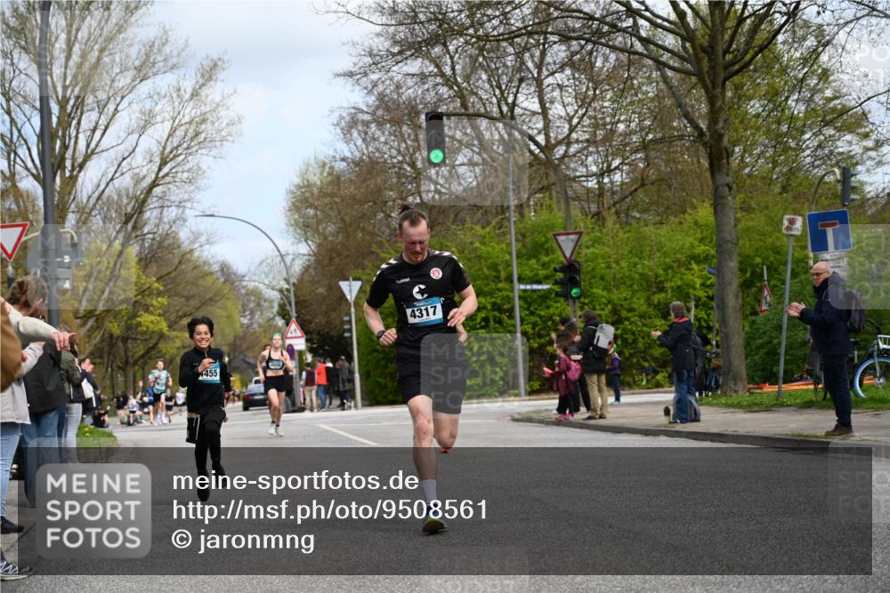 12.04.2026 - 45. Internationalen Wilhelmsburger Insellauf J. Mangold http://msf.ph/oto/9508561 12.04.2026 12:53:43 Ziel 3293, 4317, 5227, 3294, 3520, 5143, 5754, 4592, 4455, 4037, 5784, 5785, 4658, 5787, 3254, 5788, 3000, 4823, 5743, 4924 meine-sportfotos.de