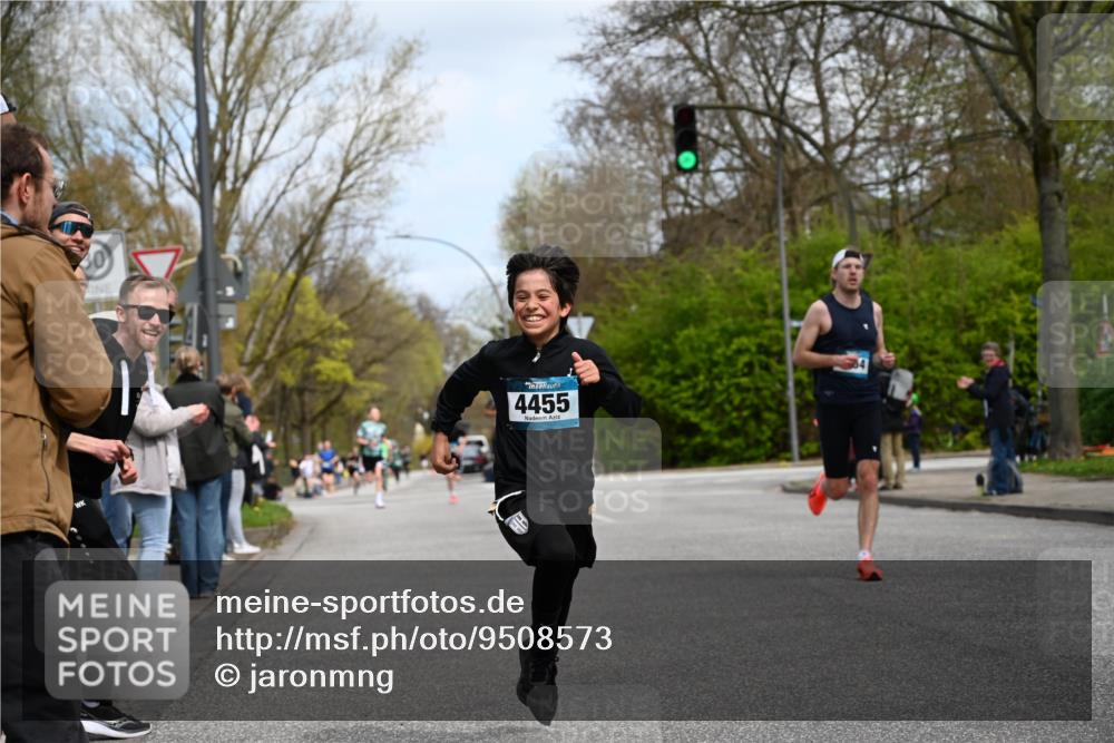 12.04.2026 - 45. Internationalen Wilhelmsburger Insellauf J. Mangold http://msf.ph/oto/9508573 12.04.2026 12:53:44 Ziel 3293, 4317, 5227, 3294, 3520, 5143, 5754, 4592, 4455, 4037, 5784, 5785, 4658, 5787, 3254, 5788, 3000, 4823, 5743, 4924 meine-sportfotos.de