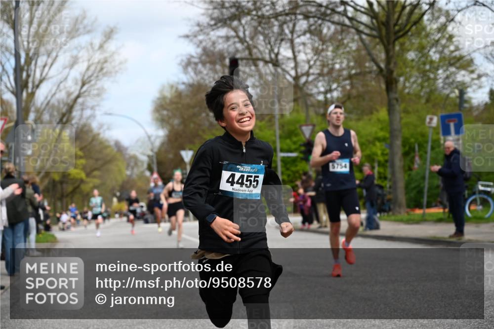 12.04.2026 - 45. Internationalen Wilhelmsburger Insellauf J. Mangold http://msf.ph/oto/9508578 12.04.2026 12:53:45 Ziel 3293, 4317, 5227, 3294, 3520, 5143, 5754, 4592, 4455, 4037, 5784, 5785, 4658, 5787, 3254, 5788, 3000, 4823, 3000, 4823, 5743, 4924, 5630, 5858 meine-sportfotos.de